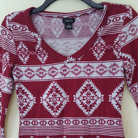 Rue 21 V-Neck Light Weight Long sleeve Shirt - Picture 2 of 4